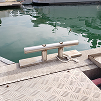 Marina Pontoon Super Yacht Bollard (D Dock)